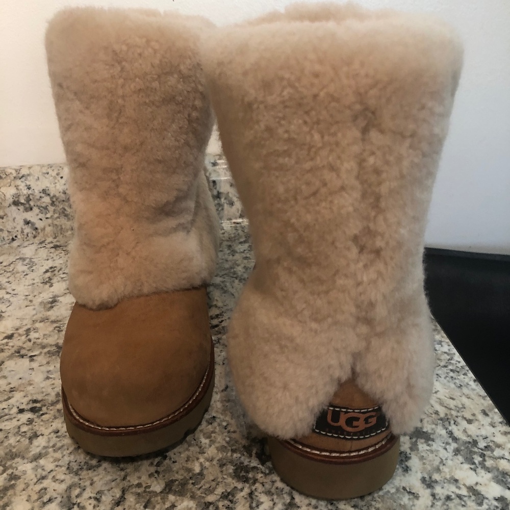 UGG boots - Picture 1 of 5